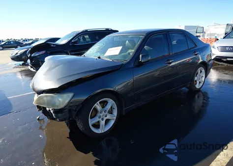 2001 Lexus Is 300 z USA, uszkodzony, nr VIN JTHBD182110005278